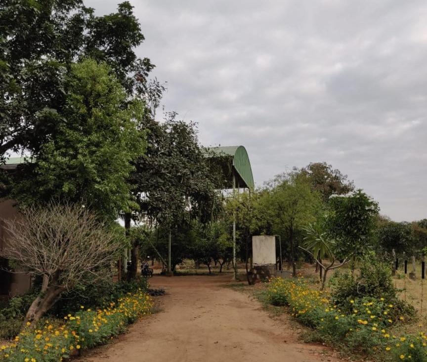 Hornbill Farm Resort Hyderabad Exteriör bild